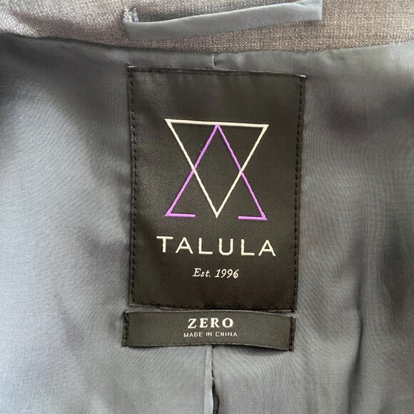 Aritzia Talula Wool Grey Blazer with Crested Buttons and Front Pockets Size 0 - Picture 9 of 12